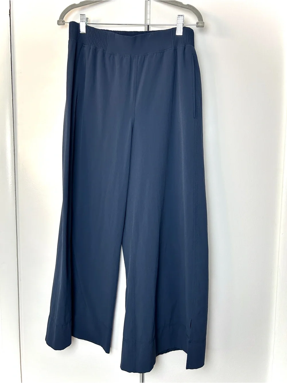 Lululemon Stretch Woven Wide-Leg High-Rise Cropped Pant
